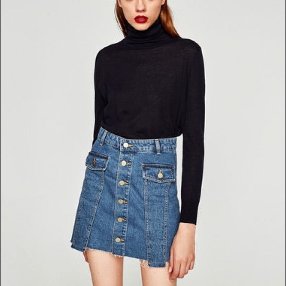 Zara Denim Mini Skirt - Picture 2 of 4